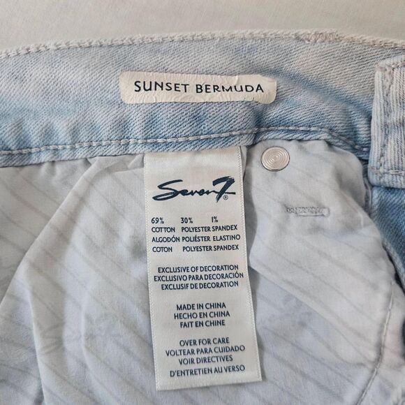 Seven7 Bermuda Shorts - Size 4 Light Wash Raw Hem Mid Rise Stretch - Picture 4 of 7